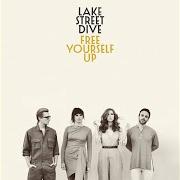 Der musikalische text BABY DON'T LEAVE ME ALONE WITH MY THOUGHTS von LAKE STREET DIVE ist auch in dem Album vorhanden Free yourself up (2018)