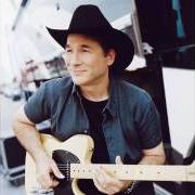 Der musikalische text YOU KNOW IT ALL von CLINT BLACK ist auch in dem Album vorhanden Nothin' but the taillights (1997)