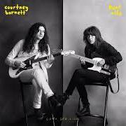 Der musikalische text FEAR IS LIKE A FOREST von COURTNEY BARNETT ist auch in dem Album vorhanden Lotta sea lice (2017)