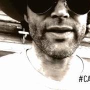 Der musikalische text COWS AROUND von CORB LUND ist auch in dem Album vorhanden Cabin fever (2012)