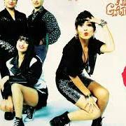 Der musikalische text CHICO SOLITARIO von GRETA Y LOS GARBO ist auch in dem Album vorhanden Menuda fiesta (1990)