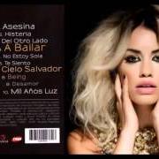 Der musikalische text ASESINA von LALI ESPÓSITO ist auch in dem Album vorhanden A bailar (2014)