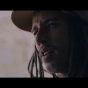 Der musikalische text BITS AND PIECES von JP COOPER ist auch in dem Album vorhanden In these arms (2020)