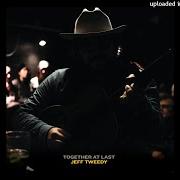 Der musikalische text LAMINATED CAT von JEFF TWEEDY ist auch in dem Album vorhanden Together at last (2017)