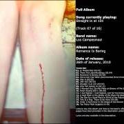 Der musikalische text WHO FELL ASLEEP IN von LOS CAMPESINOS ist auch in dem Album vorhanden Romance is boring (2010)