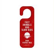 Der musikalische text CINEMA von FAST ANIMALS AND SLOW KIDS ist auch in dem Album vorhanden Animali notturni (2019)