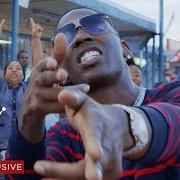 Der musikalische text FLODGIN von YOUNG DOLPH ist auch in dem Album vorhanden N****s get shot everyday (2018)