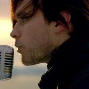 Der musikalische text FROM YESTERDAY von THIRTY SECONDS TO MARS ist auch in dem Album vorhanden A beautiful lie (2005)