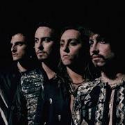 Der musikalische text PLAY YOUR GAMES von GRETA VAN FLEET ist auch in dem Album vorhanden Palace for the people (2026)