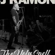 Der musikalische text THIS TOWN von C.J. RAMONE ist auch in dem Album vorhanden The holy spell... (2019)