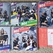 Der musikalische text SAY IT AGAIN von TWICE ist auch in dem Album vorhanden Bdz (2018)