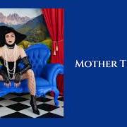 Der musikalische text MOTHER TERESA von QVEEN HERBY ist auch in dem Album vorhanden A woman (2021)