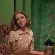 Der musikalische text TAKE CARE OF YOURSELF von MAISIE PETERS ist auch in dem Album vorhanden It's your bed babe, it's your funeral (2019)