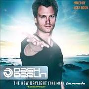 Der musikalische text FEEL U HERE von DASH BERLIN ist auch in dem Album vorhanden New daylight (2009)