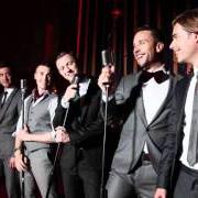 Der musikalische text BLUE MOON von THE OVERTONES ist auch in dem Album vorhanden Good ol' fashioned love (2010)