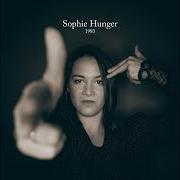 Der musikalische text BREAKING THE WAVES von SOPHIE HUNGER ist auch in dem Album vorhanden 1983 (2010)
