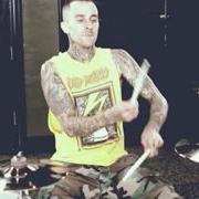 Der musikalische text IF YOU WANT TO von TRAVIS BARKER ist auch in dem Album vorhanden Give the drummer some (2011)