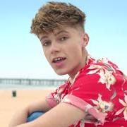 Der musikalische text HOLIDAY von HRVY ist auch in dem Album vorhanden Holiday (2017)