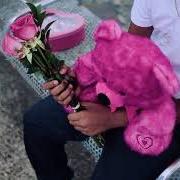 Der musikalische text POR SI MAÑANA NO ESTOY von OMAR COURTZ ist auch in dem Album vorhanden Por si mañana no estoy (2026)