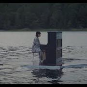 Der musikalische text PIANO IN THE SKY von WINONA OAK ist auch in dem Album vorhanden She (2020)