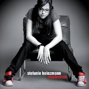 Der musikalische text PAINFULLY EASY von STEFANIE HEINZMANN ist auch in dem Album vorhanden Masterplan (2008)