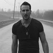 Der musikalische text BLUE TACOMA von RUSSELL DICKERSON ist auch in dem Album vorhanden Yours (2017)