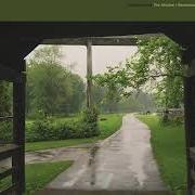 Der musikalische text AM I SOMETHING von CLOUD NOTHINGS ist auch in dem Album vorhanden The shadow i remember (2021)