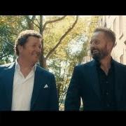 Der musikalische text LES MISERABLES SUITE von MICHAEL BALL & ALFIE BOE ist auch in dem Album vorhanden Together (2016)