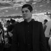 Der musikalische text VOY QUERIÉNDOTE von ALFREDO OLIVAS ist auch in dem Album vorhanden "v1v0" (2025)