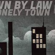 Der musikalische text DARKEST SUN von DOWN BY LAW ist auch in dem Album vorhanden Lonely town (2021)