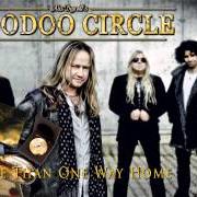 Der musikalische text OPEN YOUR EYES von VOODOO CIRCLE ist auch in dem Album vorhanden More than one way home (2013)