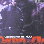 Der musikalische text PARENTAL ADVISORY (INTRO) von DRAG-ON ist auch in dem Album vorhanden Opposite of h2o (2000)