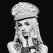 Der musikalische text PLAY DESTROY von POPPY ist auch in dem Album vorhanden Am i a girl? (2018)