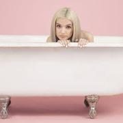 Der musikalische text LOWLIFE von POPPY ist auch in dem Album vorhanden Bubblebath (2016)