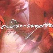 Der musikalische text RADIO TUNED TO THE SOUNDS OF HEARTS BREAKING von DROWNINGMAN ist auch in dem Album vorhanden How they light cigarettes in prison (2000)