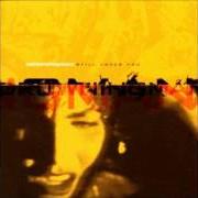 Der musikalische text SURVEILLANCE FOOTAGE HIGHLIGHTS von DROWNINGMAN ist auch in dem Album vorhanden Still loves you (2001)