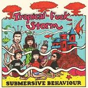 Der musikalische text MOONBURN von TROPICAL FUCK STORM ist auch in dem Album vorhanden Submersive behaviour (2023)