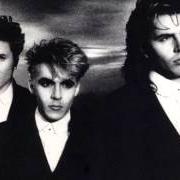 Der musikalische text READ MY LIPS von DURAN DURAN ist auch in dem Album vorhanden Liberty (1990)