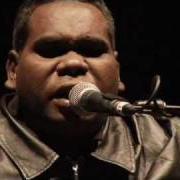 Der musikalische text MALA RRAKALA von GEOFFREY GURRUMUL YUNUPINGU ist auch in dem Album vorhanden Rrakala (2011)