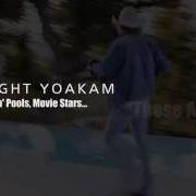 Der musikalische text I WOULDN'T PUT IT PAST ME von DWIGHT YOAKAM ist auch in dem Album vorhanden Swimmin' pools, movie stars… (2016)