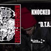 Der musikalische text D. T. A. H. von KNOCKED LOOSE ist auch in dem Album vorhanden Split (2015)