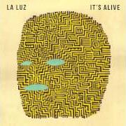 Der musikalische text BIG BIG BLOOD von LA LUZ ist auch in dem Album vorhanden It's alive (2013)