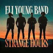 Der musikalische text PRETTY GOOD DAY FOR THE BAR von ELI YOUNG BAND ist auch in dem Album vorhanden Strange hours (2025)