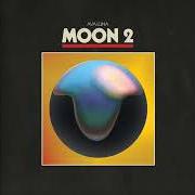 Der musikalische text ON ITS SIDE THE FALLEN von AVA LUNA ist auch in dem Album vorhanden Moon 2 (2018)