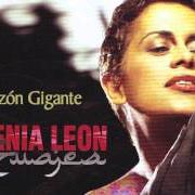 Der musikalische text ALLA EN EL PUERTO von EUGENIA LEÓN ist auch in dem Album vorhanden Corazón de león (1992)