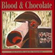 Der musikalische text HOME IS ANYWHERE YOU HANG YOUR HEAD von ELVIS COSTELLO ist auch in dem Album vorhanden Blood and chocolate (1986)