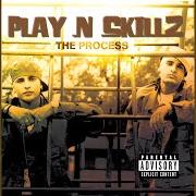 Der musikalische text MUSIC'S WORTH IT von PLAY N SKILLZ ist auch in dem Album vorhanden The process (2005)