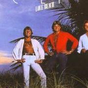 Der musikalische text LOVE BEACH von EMERSON, LAKE & PALMER ist auch in dem Album vorhanden Love beach (1978)