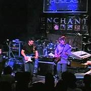 Der musikalische text PAINT THE PICTURE von ENCHANT ist auch in dem Album vorhanden Live at last (2004)