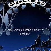 Der musikalische text HERE I GO IMPOSSIBLE AGAIN von ERASURE ist auch in dem Album vorhanden Nightbird (2005)